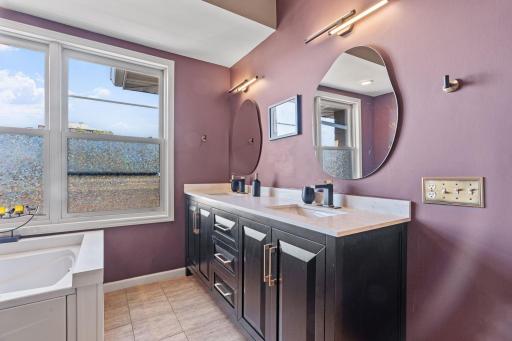 222 Ridgewood Avenue, Minneapolis, MN 55403