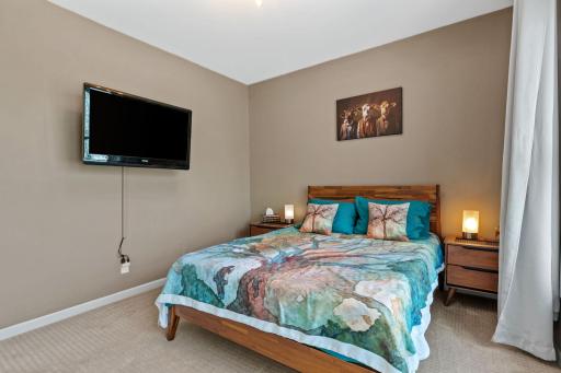 222 Ridgewood Avenue, Minneapolis, MN 55403