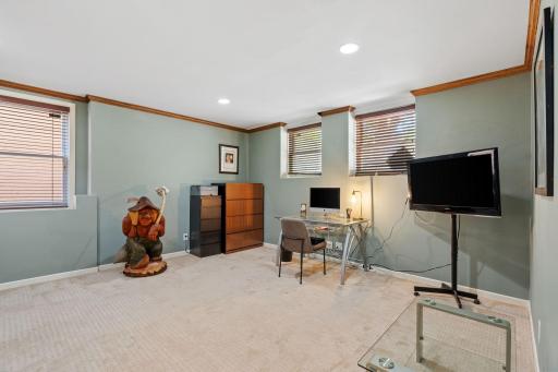 222 Ridgewood Avenue, Minneapolis, MN 55403