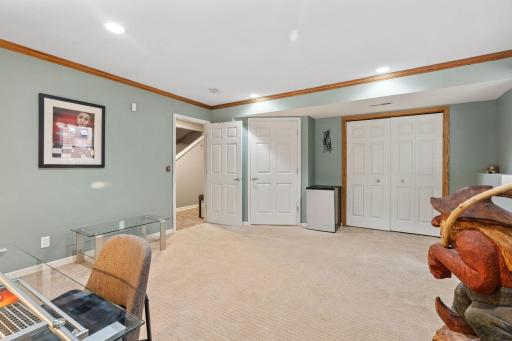 222 Ridgewood Avenue, Minneapolis, MN 55403