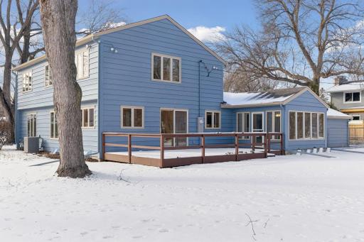 972 Lydia Drive W, Roseville, MN 55113