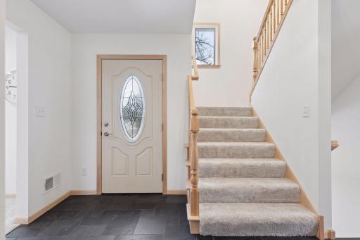 972 Lydia Drive W, Roseville, MN 55113