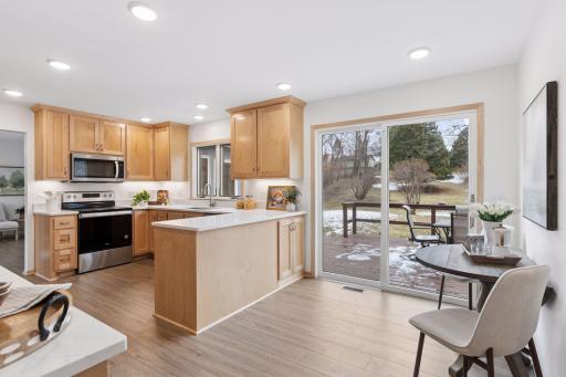 972 Lydia Drive W, Roseville, MN 55113