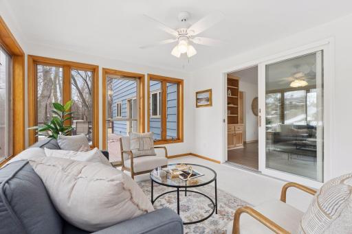 972 Lydia Drive W, Roseville, MN 55113