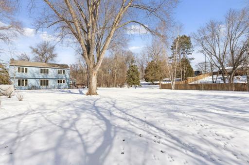 972 Lydia Drive W, Roseville, MN 55113