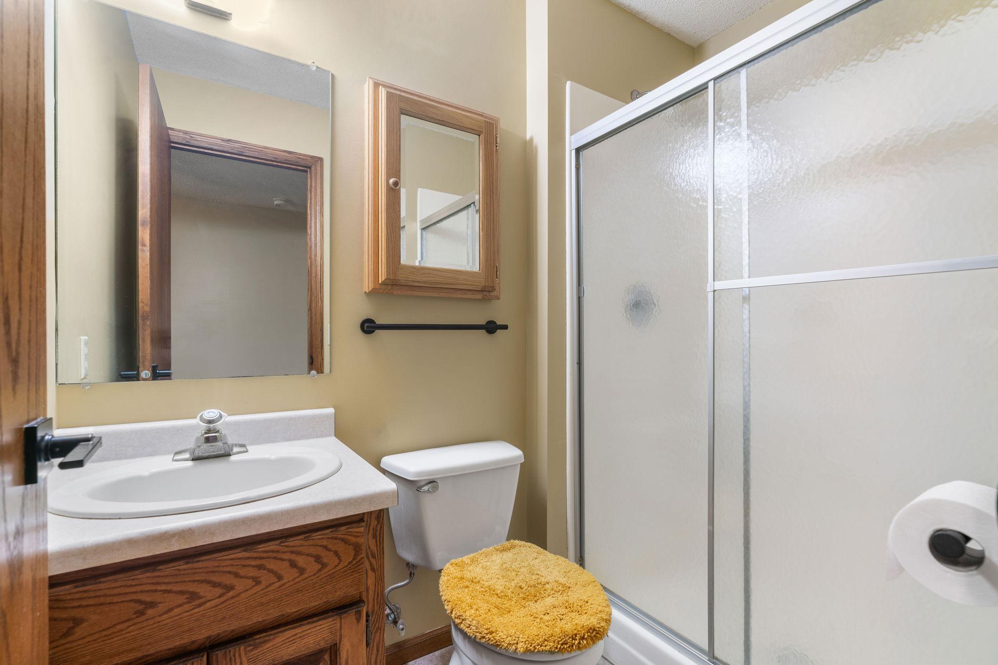 34-web-or-mls-9069 Jeffery Ave S-34.jpg