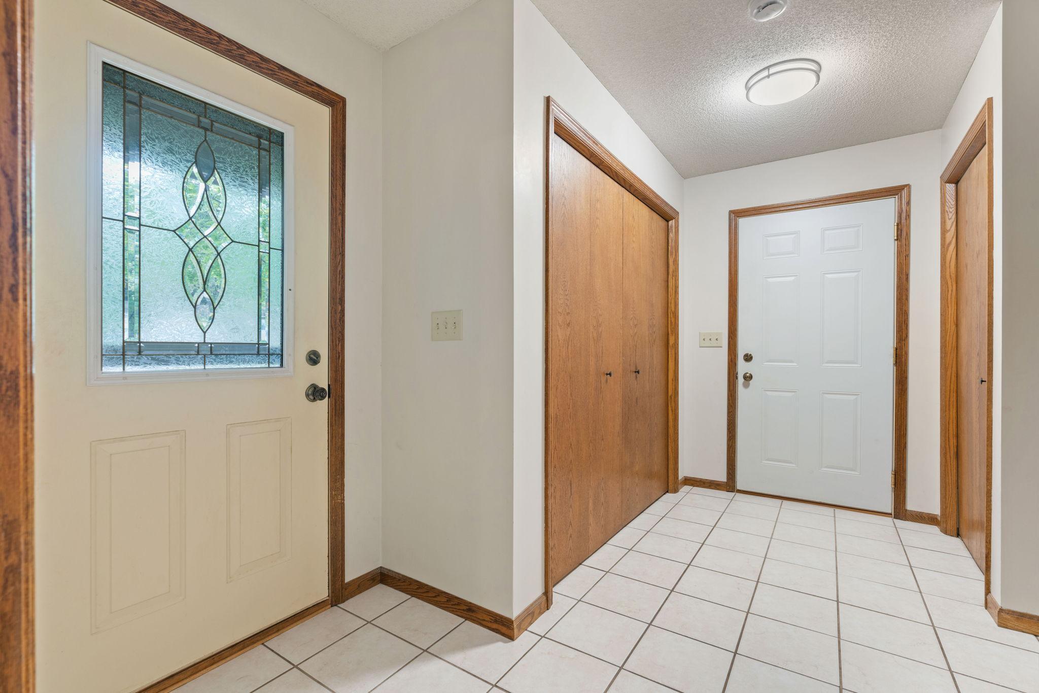 12-web-or-mls-9069 Jeffery Ave S-12.jpg