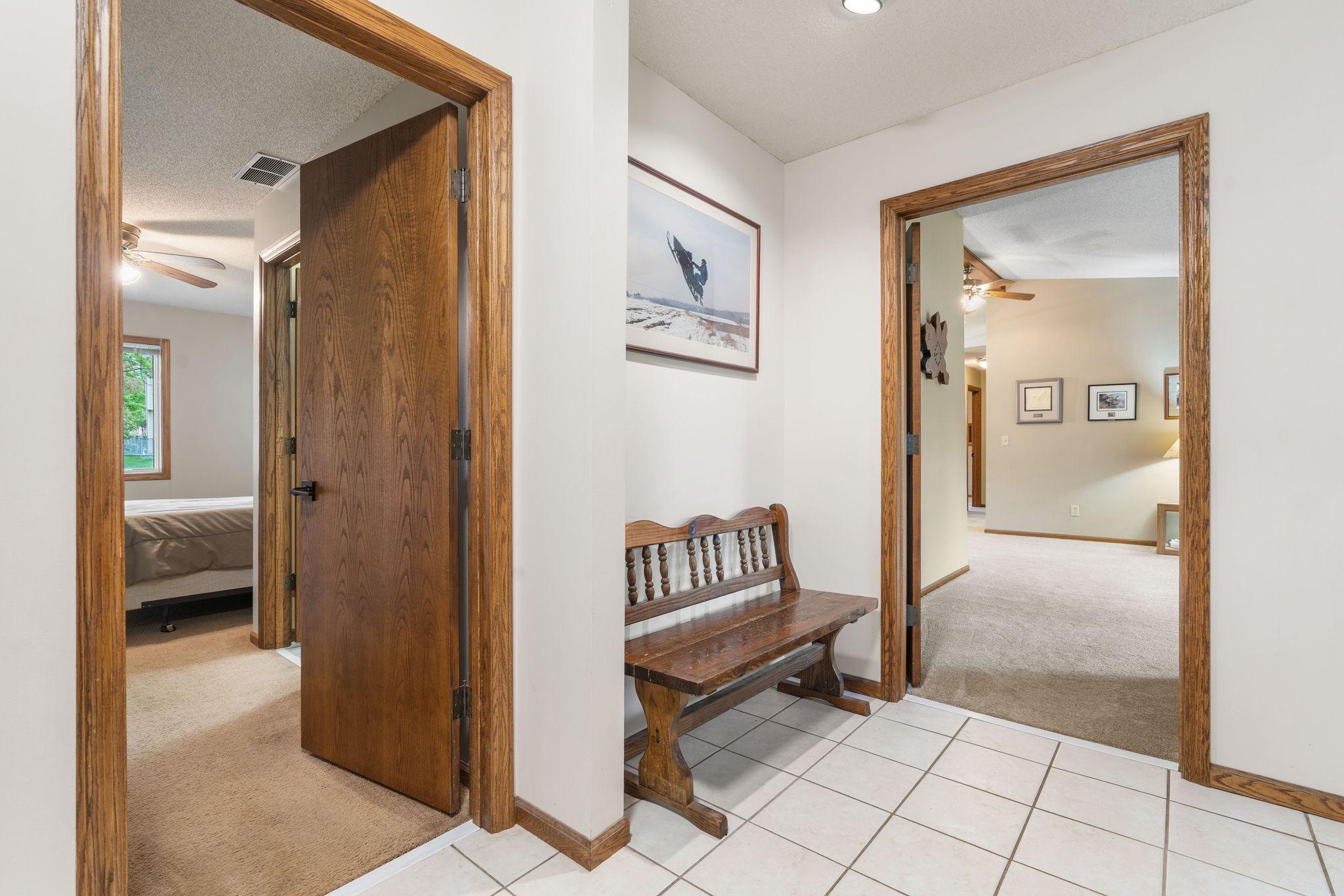 13-web-or-mls-9069 Jeffery Ave S-13.jpg