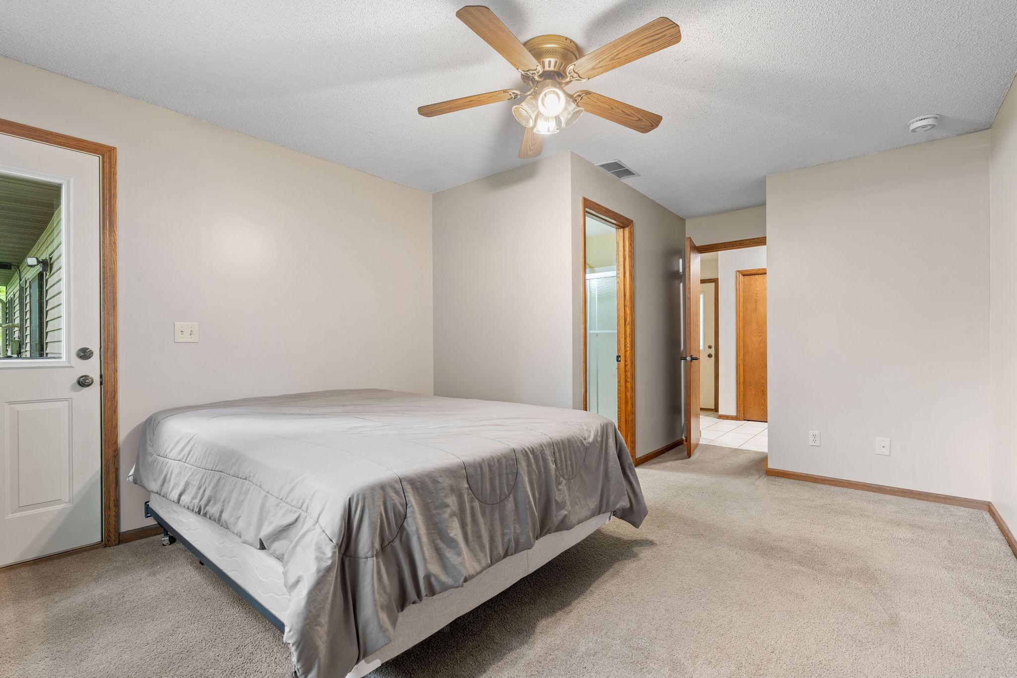 33-web-or-mls-9069 Jeffery Ave S-33.jpg