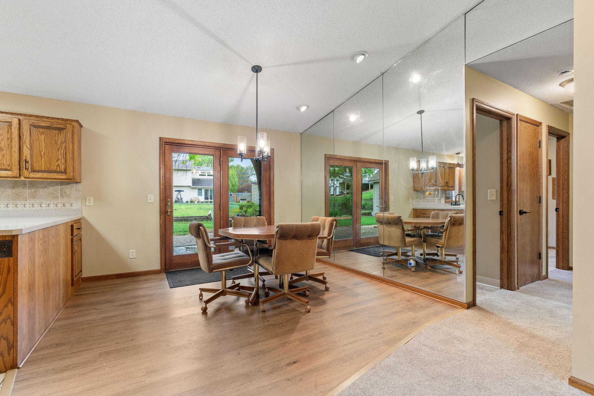 17-web-or-mls-9069 Jeffery Ave S-17.jpg
