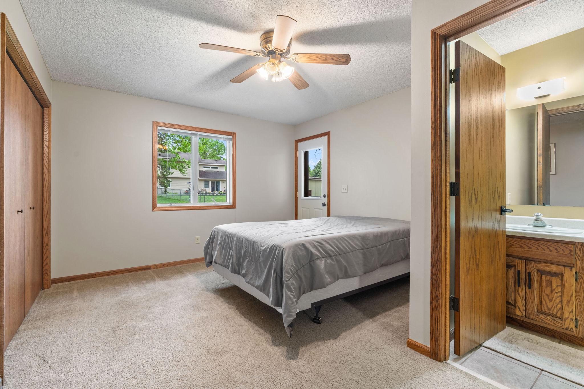 32-web-or-mls-9069 Jeffery Ave S-32.jpg