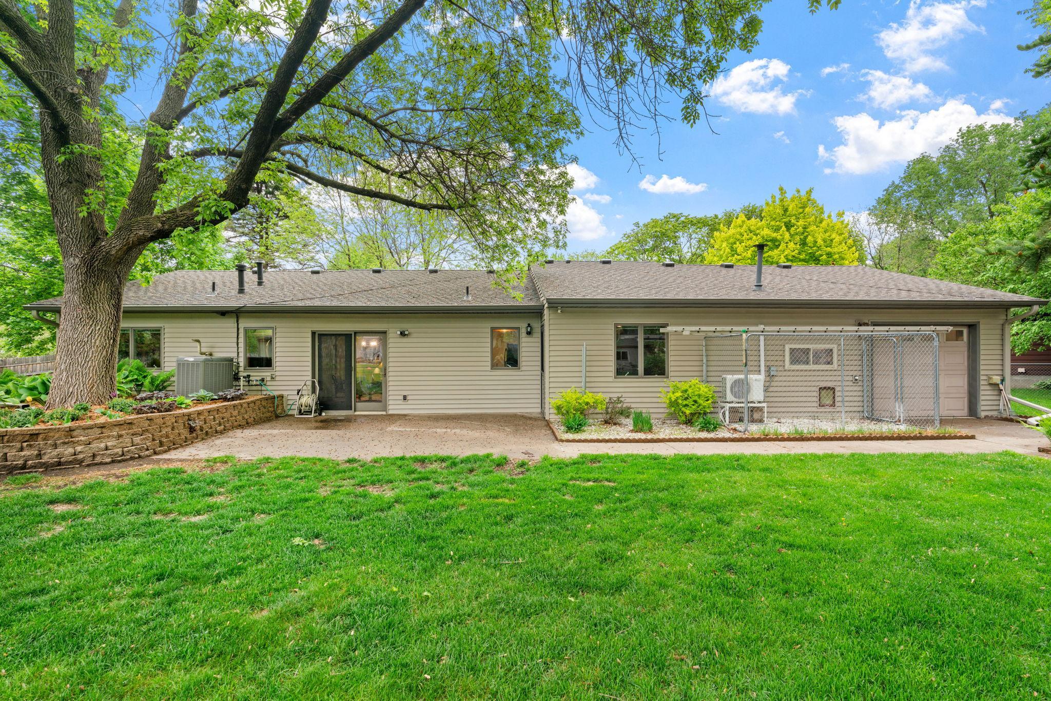 8-web-or-mls-9069 Jeffery Ave S-8.jpg