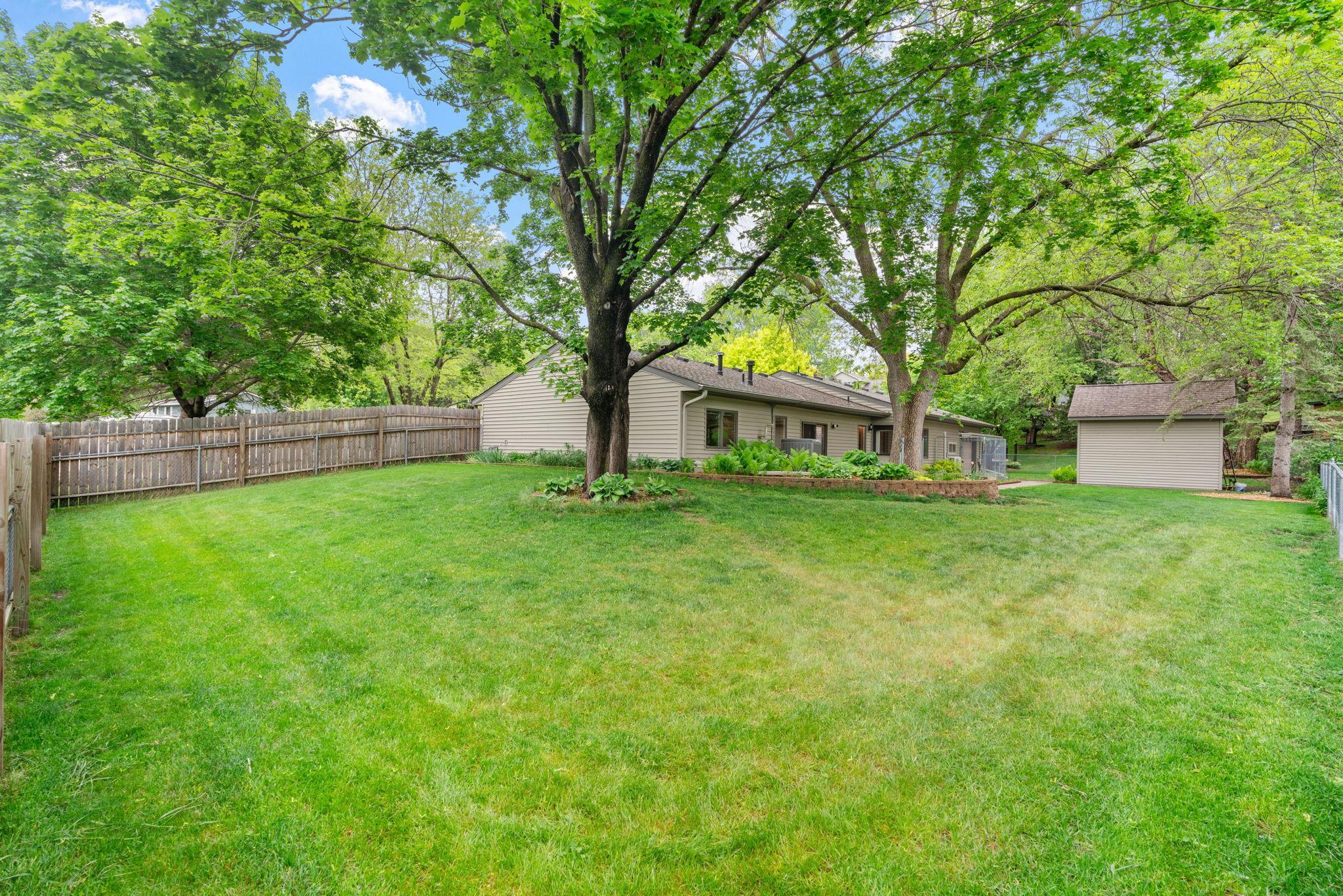 10-web-or-mls-9069 Jeffery Ave S-10.jpg