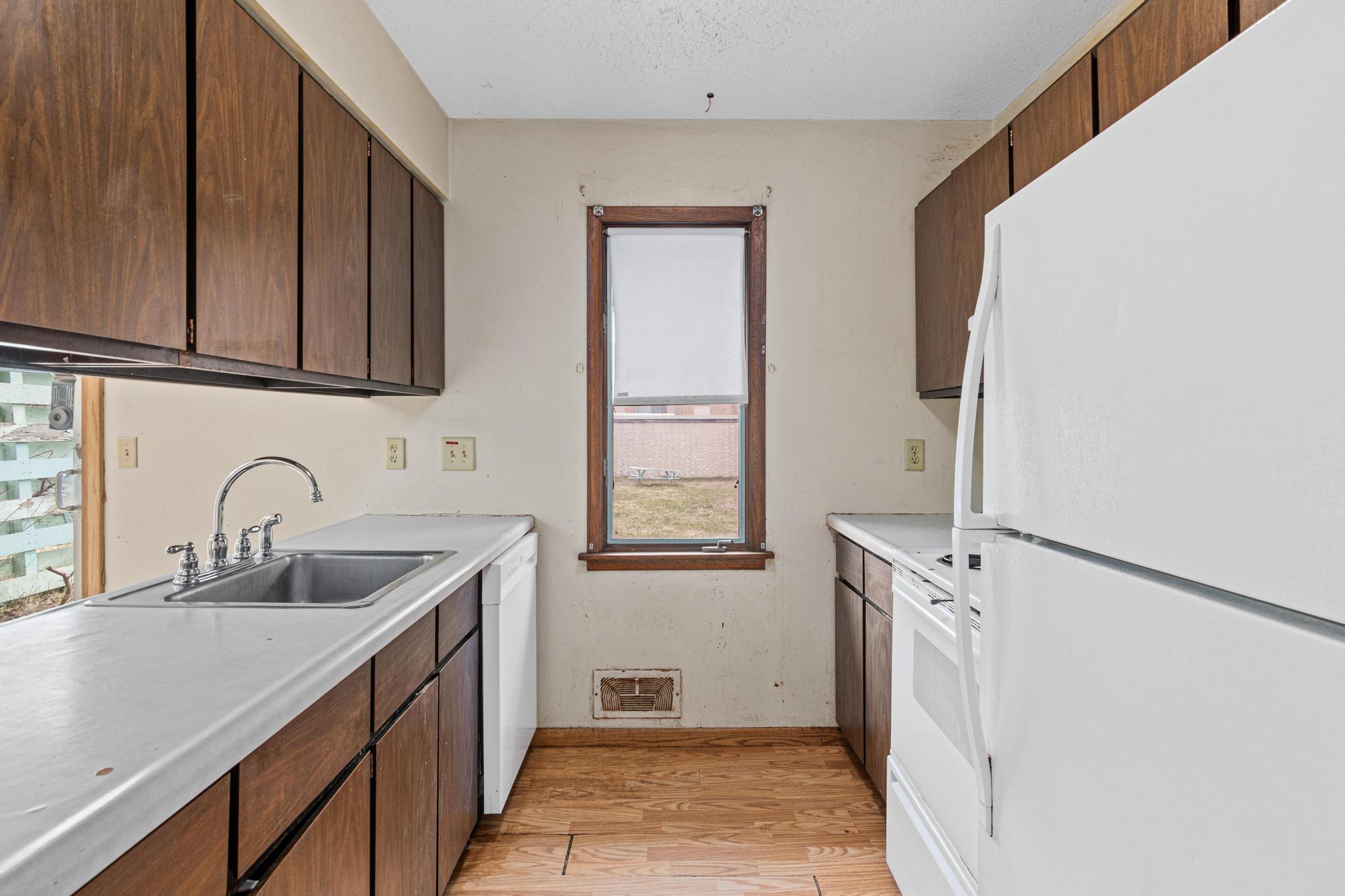8101 Yates Ave N, Minneapolis-9.jpg