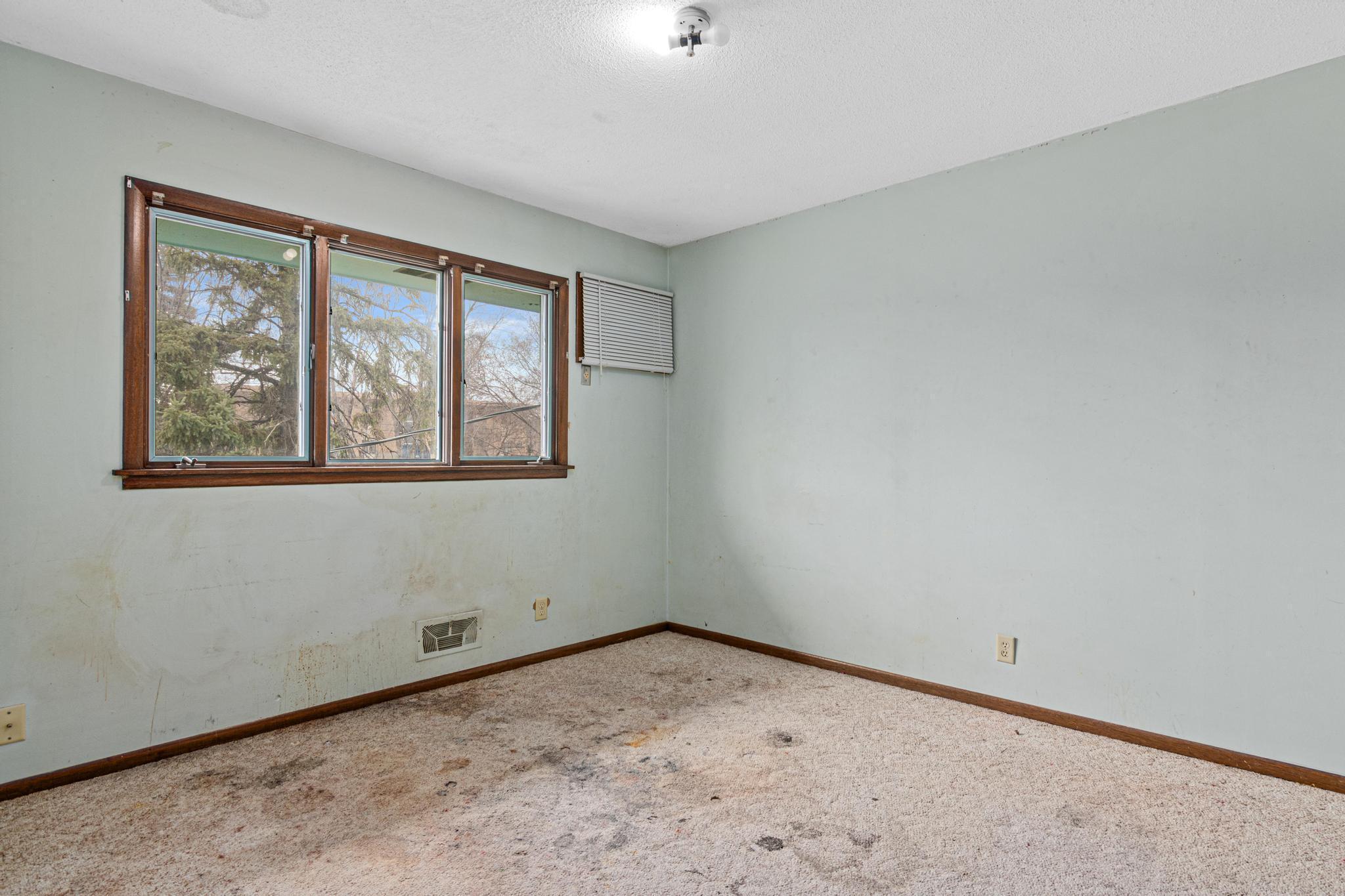 8101 Yates Ave N, Minneapolis-20.jpg