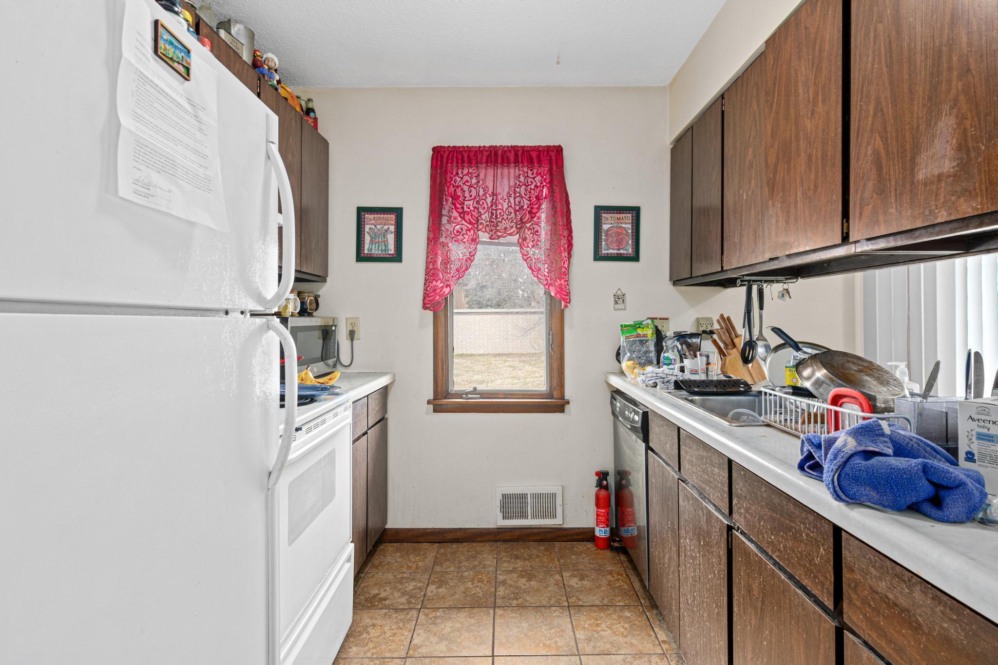 8101 Yates Ave N, Minneapolis-14.jpg