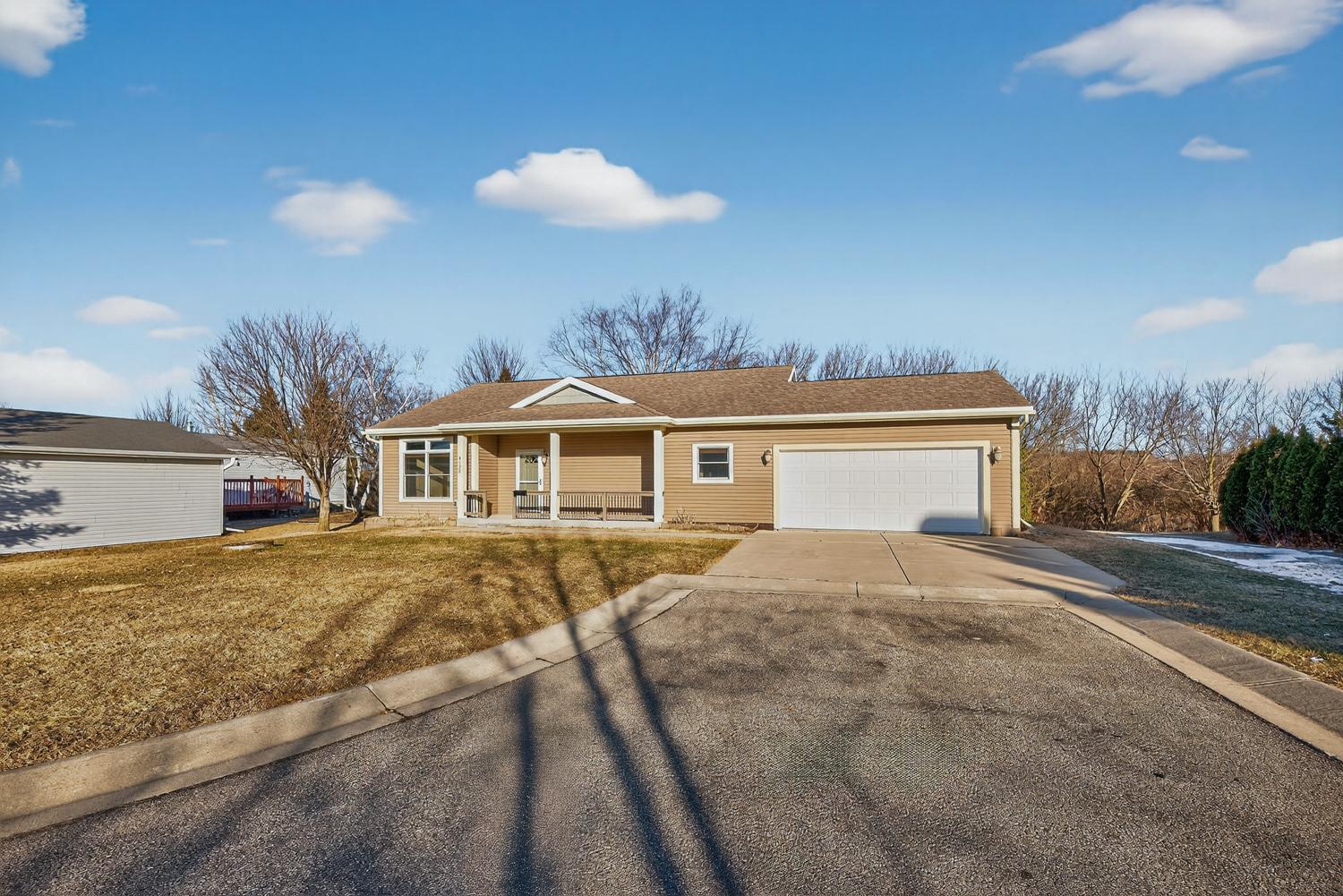 3 bed 2 bath patio home for sale 4320 Daffodil Ave SE Rochester MN 55904