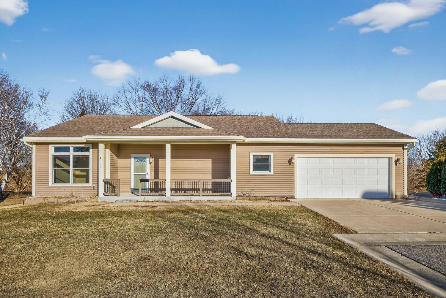 3 bed 2 bath patio home for sale 4320 Daffodil Ave SE Rochester MN 55904
