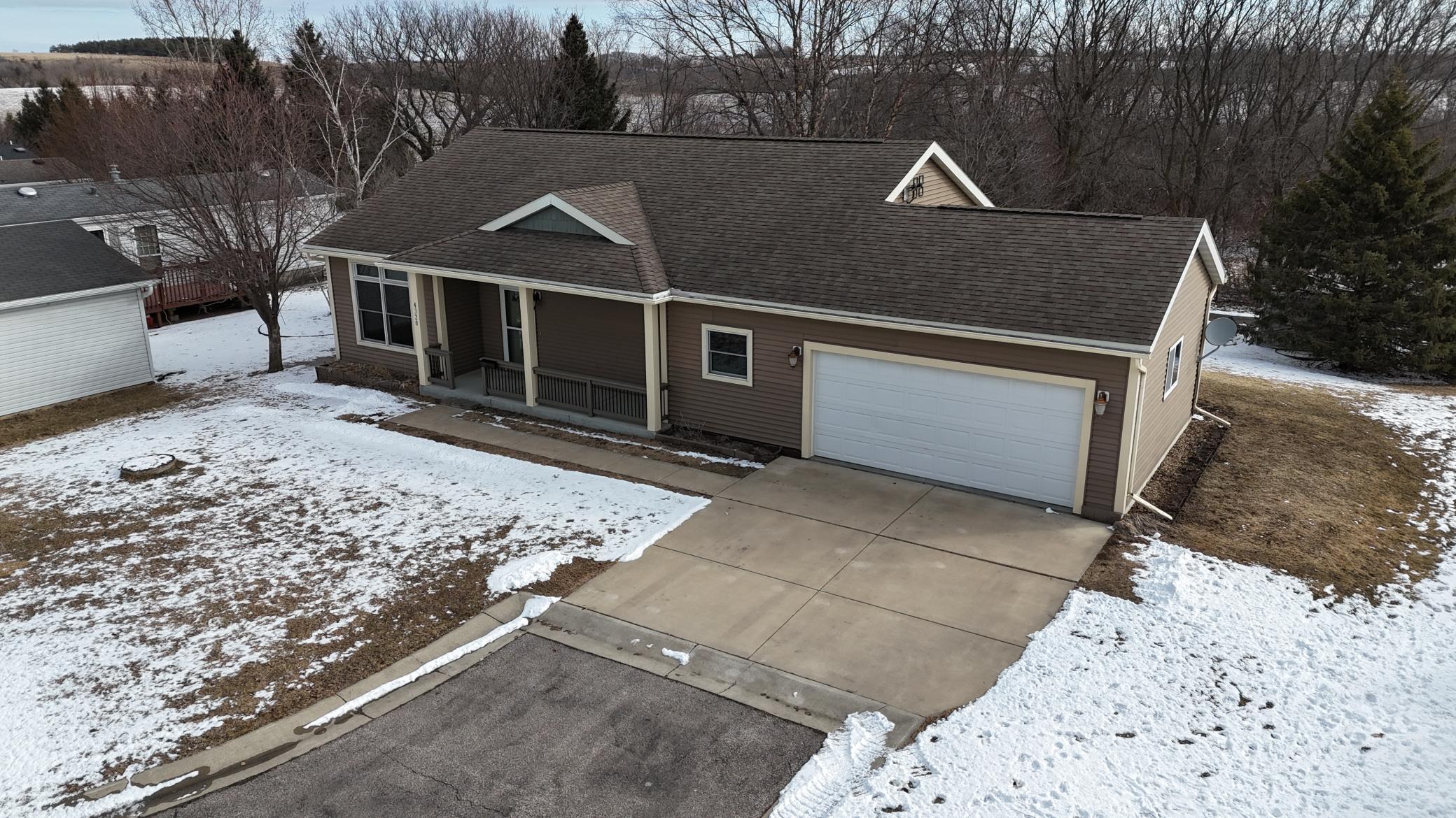 3 bed 2 bath patio home for sale 4320 Daffodil Ave SE Rochester MN 55904