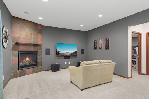 19350 Canby Court, Farmington, MN 55024