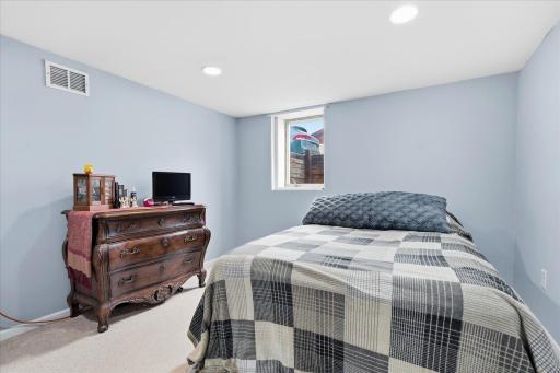 6712 Ewing Avenue N, Brooklyn Center, MN 55429