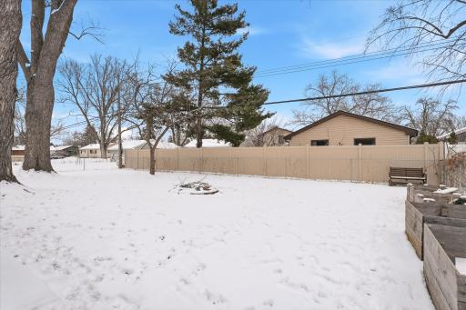 6712 Ewing Avenue N, Brooklyn Center, MN 55429