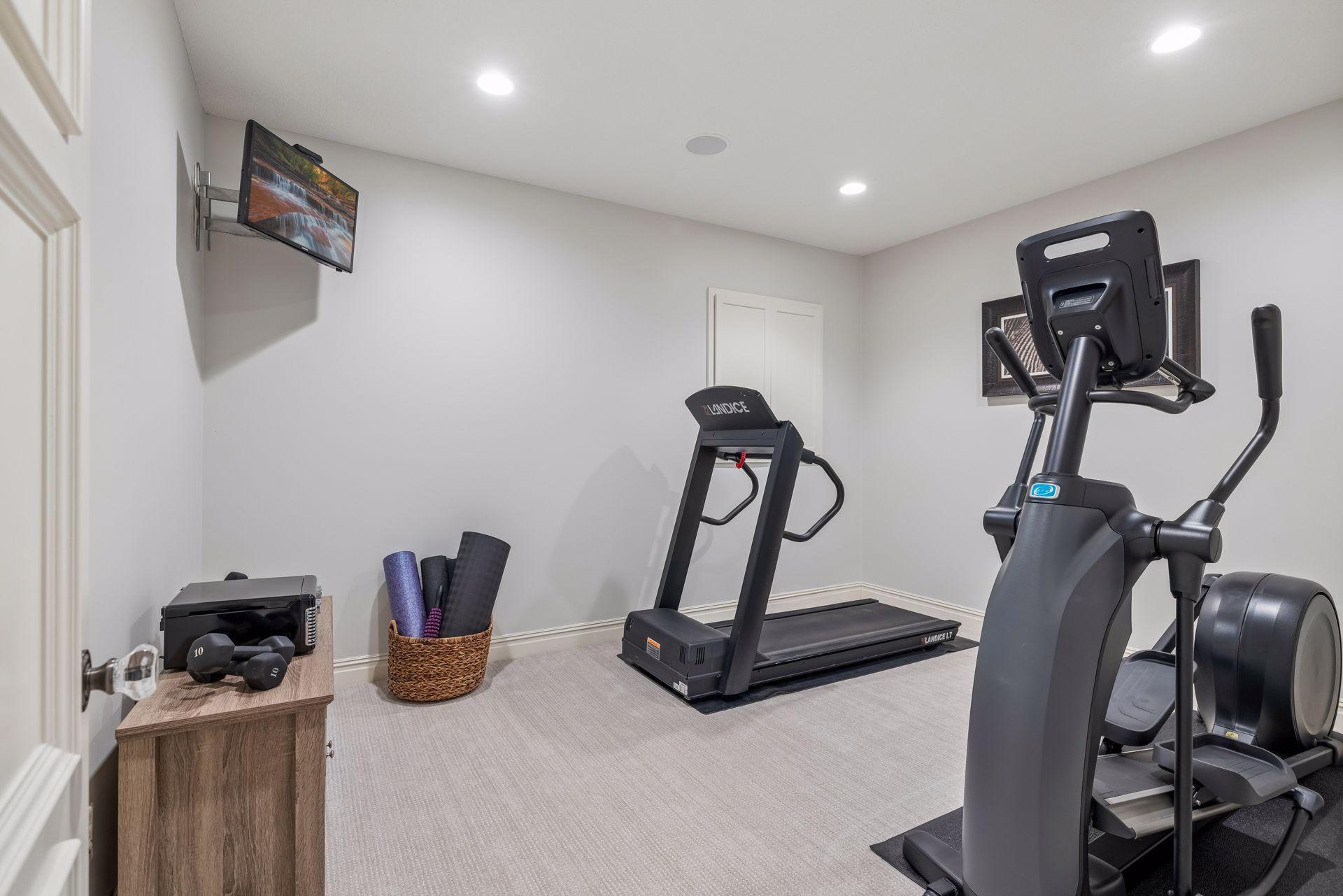 14520 4th Avenue North - Spacecrafting - 0069.jpg