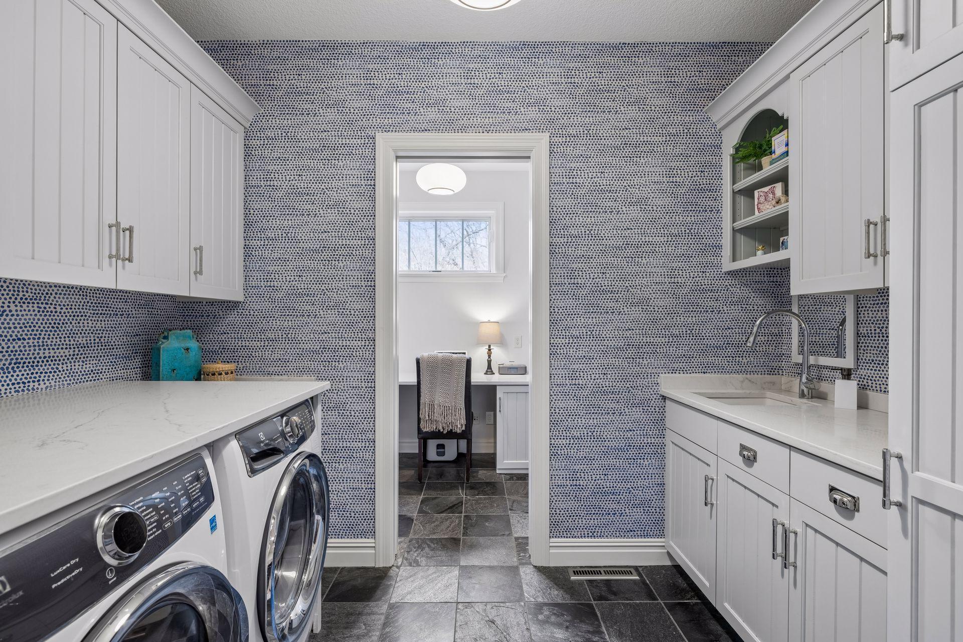 14520 4th Avenue North - Spacecrafting - 0059.jpg