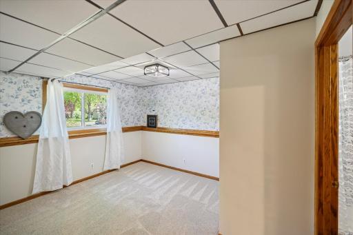 10365 Buckingham Drive, Eden Prairie, MN 55347