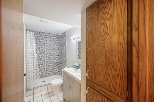 10365 Buckingham Drive, Eden Prairie, MN 55347