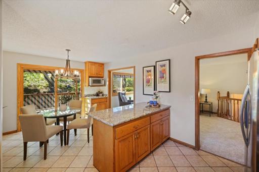 10365 Buckingham Drive, Eden Prairie, MN 55347