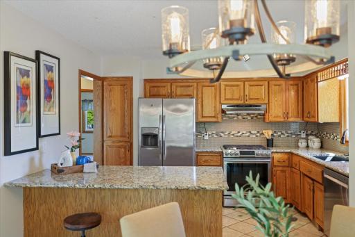 10365 Buckingham Drive, Eden Prairie, MN 55347