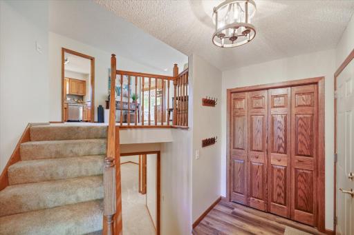 10365 Buckingham Drive, Eden Prairie, MN 55347