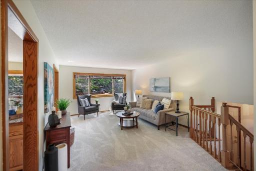 10365 Buckingham Drive, Eden Prairie, MN 55347