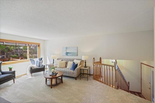 10365 Buckingham Drive, Eden Prairie, MN 55347
