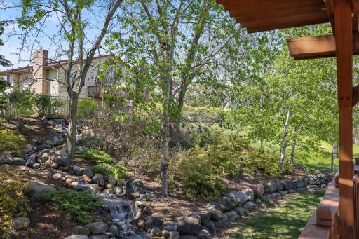 10365 Buckingham Drive, Eden Prairie, MN 55347