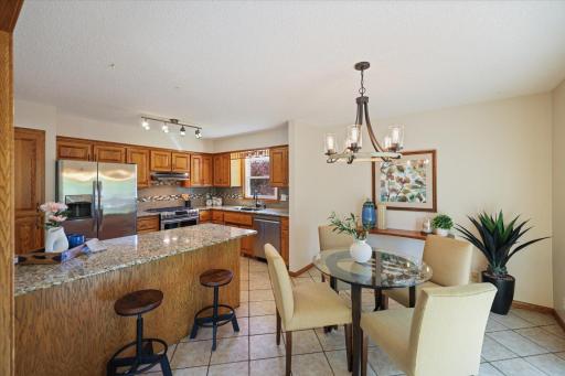 10365 Buckingham Drive, Eden Prairie, MN 55347