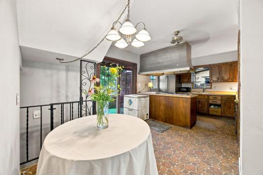 eat in kitchen