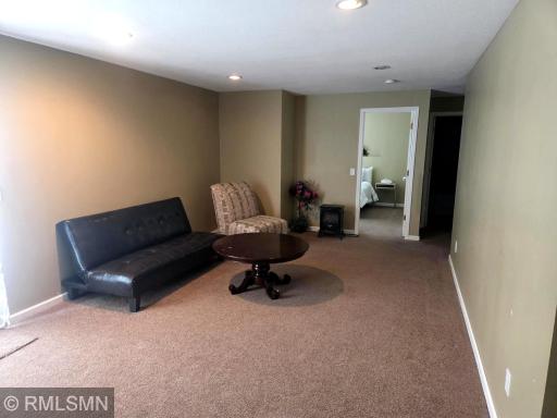 6902 Falmouth Curve, Shakopee, MN 55379