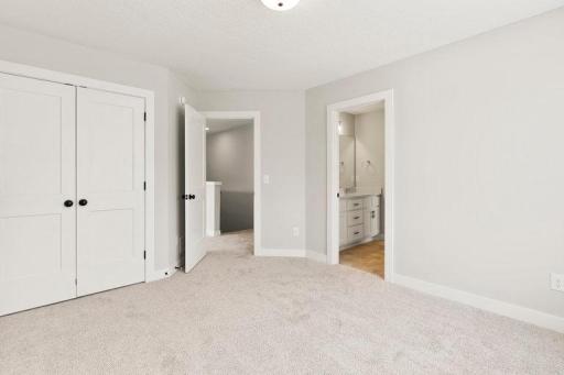 Photo of model home not all options may be included.