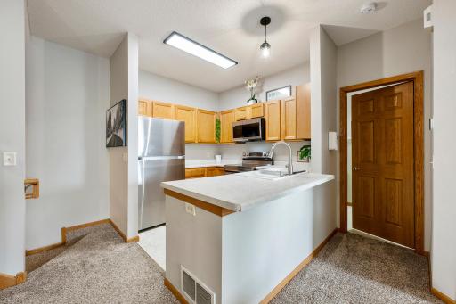 8622 Savanna Oaks Bay, K, Woodbury, MN 55125
