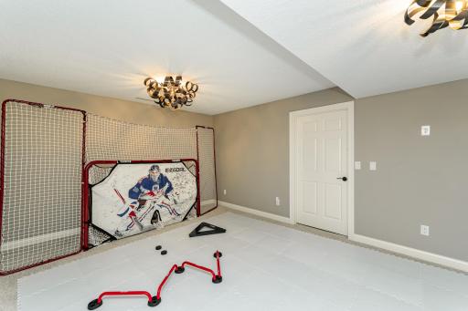 1105 Greystone Lane SW, Rochester, MN 55902