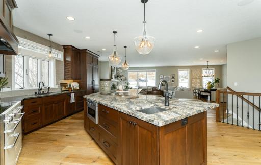 1105 Greystone Lane SW, Rochester, MN 55902