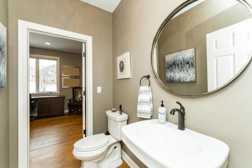1105 Greystone Lane SW, Rochester, MN 55902