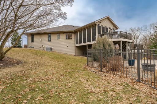 1105 Greystone Lane SW, Rochester, MN 55902