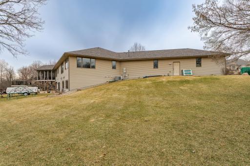 1105 Greystone Lane SW, Rochester, MN 55902