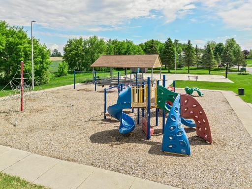 900 Heritage Trail NE, New Prague, MN 56071