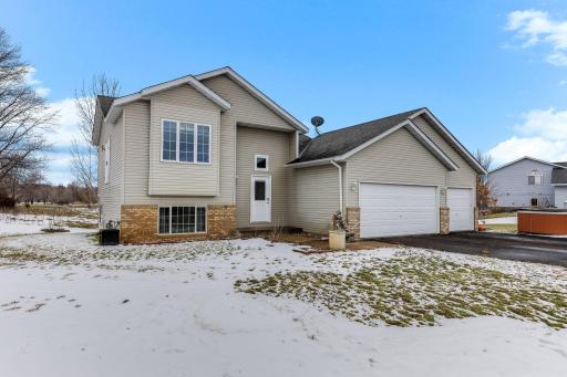25825 106th Street NW, Zimmerman, MN 55398