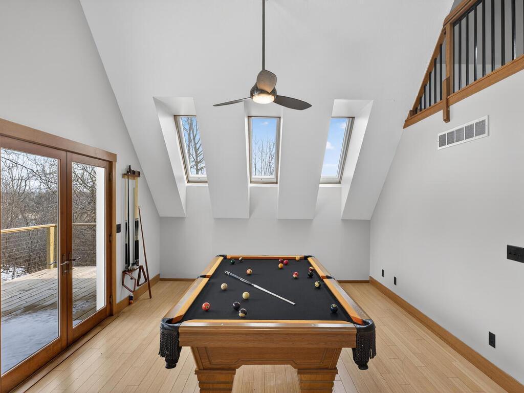 Elevated Interior Design: Unique structural features 34290 Lanesboro Ct North Branch MN 55056 USA-070-034-068-MLS_Size.jpg