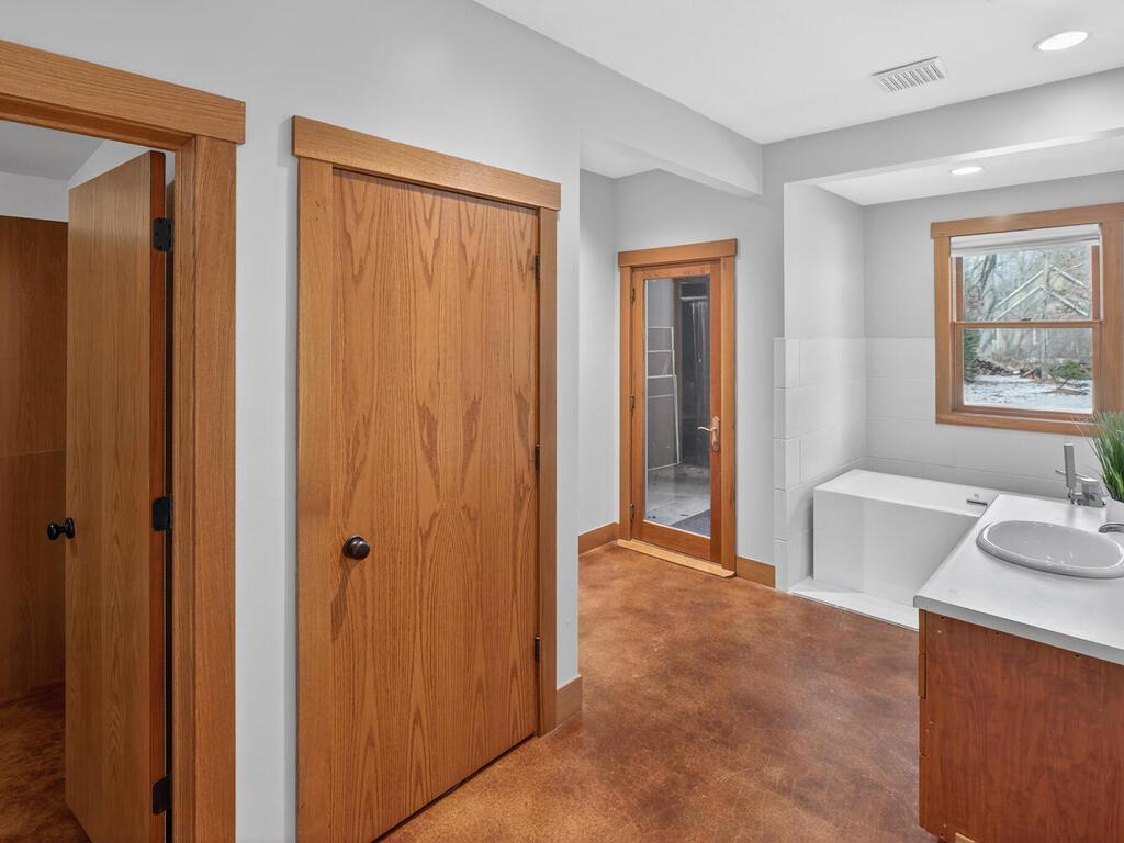 Primary Bedroom Retreat: Spacious main floor suite with private access 34290 Lanesboro Ct North Branch MN 55056 USA-048-075-046-MLS_Size.jpg